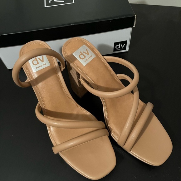 DV By Dolce Vita Pyro Platforms NWT - Picture 8 of 13